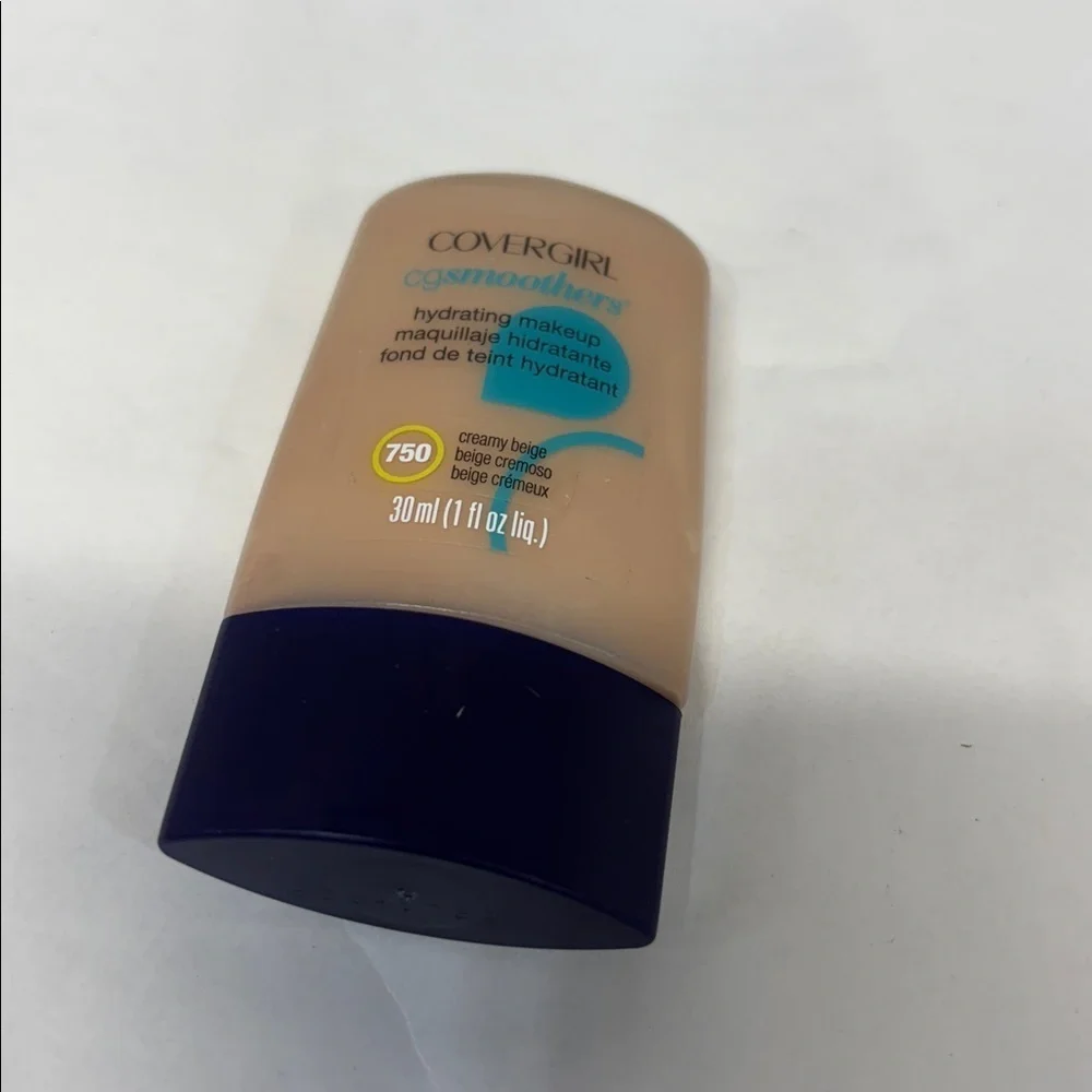 COVERGIRL CG Smoothers Foundation - Creamy Beige 750 30 ml 1 fl oz